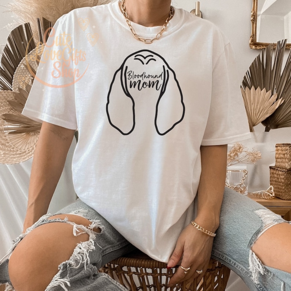 Bloodhound Dog Mom Gildan Sweatshirt, Dog Ear Shirt