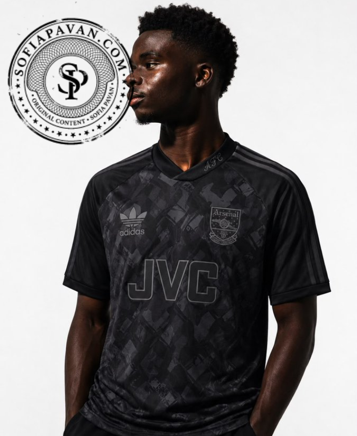 Arsenal JVC Blackout Retro Football Jersey – Vintage Inspired Soccer Shirt (Copy)
