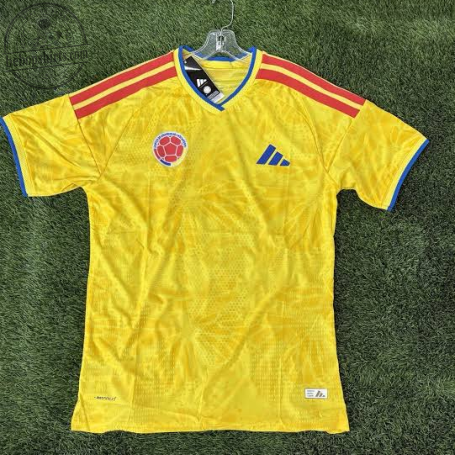 Colombia Tricolor Flag T-Shirt - Vintage Cafeteros National Pride Tee
