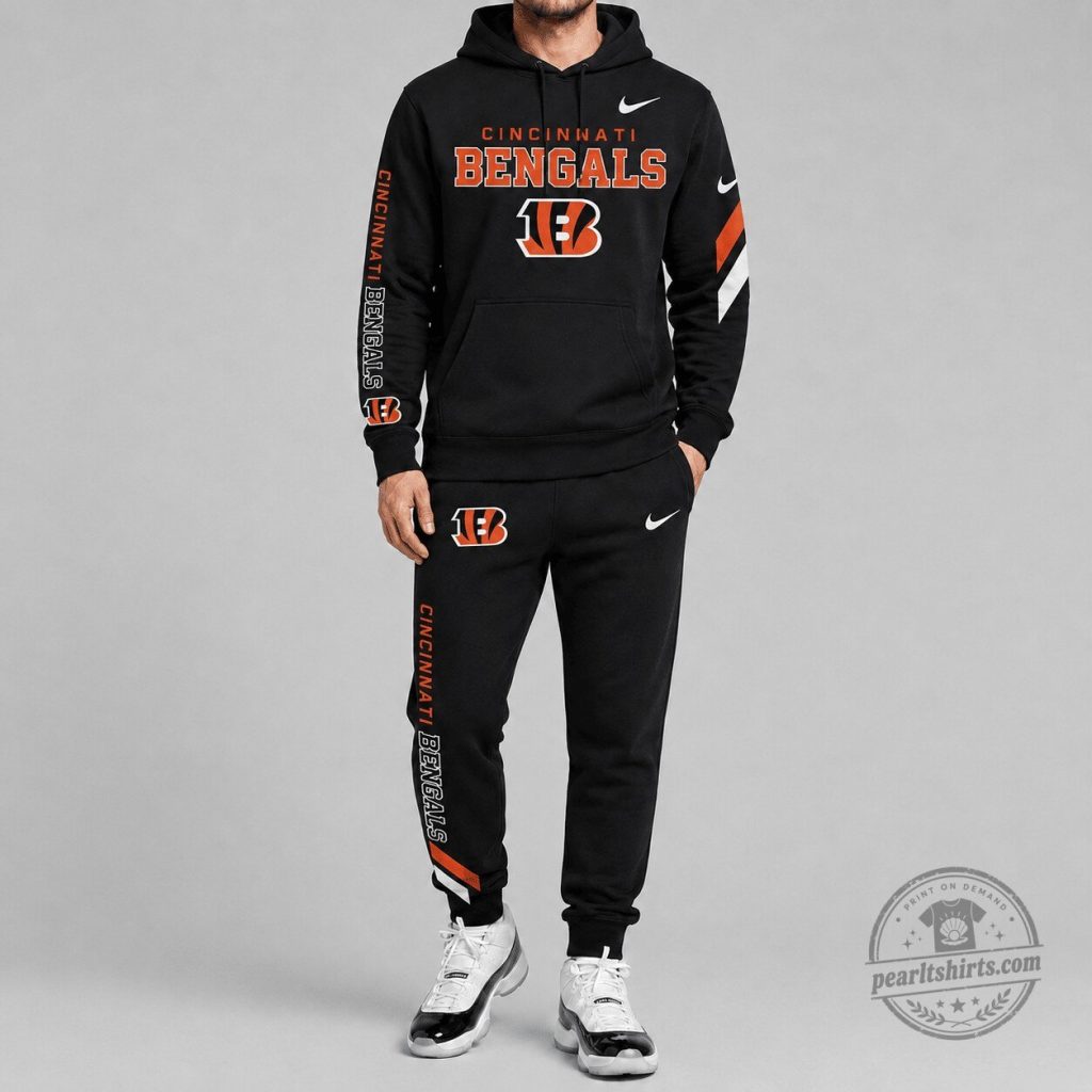 cincinnati-bengals-black-and-orange-football-team-logo-hoodie-and-sweatpants-set-featured Cincinnati Bengals Black and Orange Football Team Logo Hoodie and Sweatpants Set