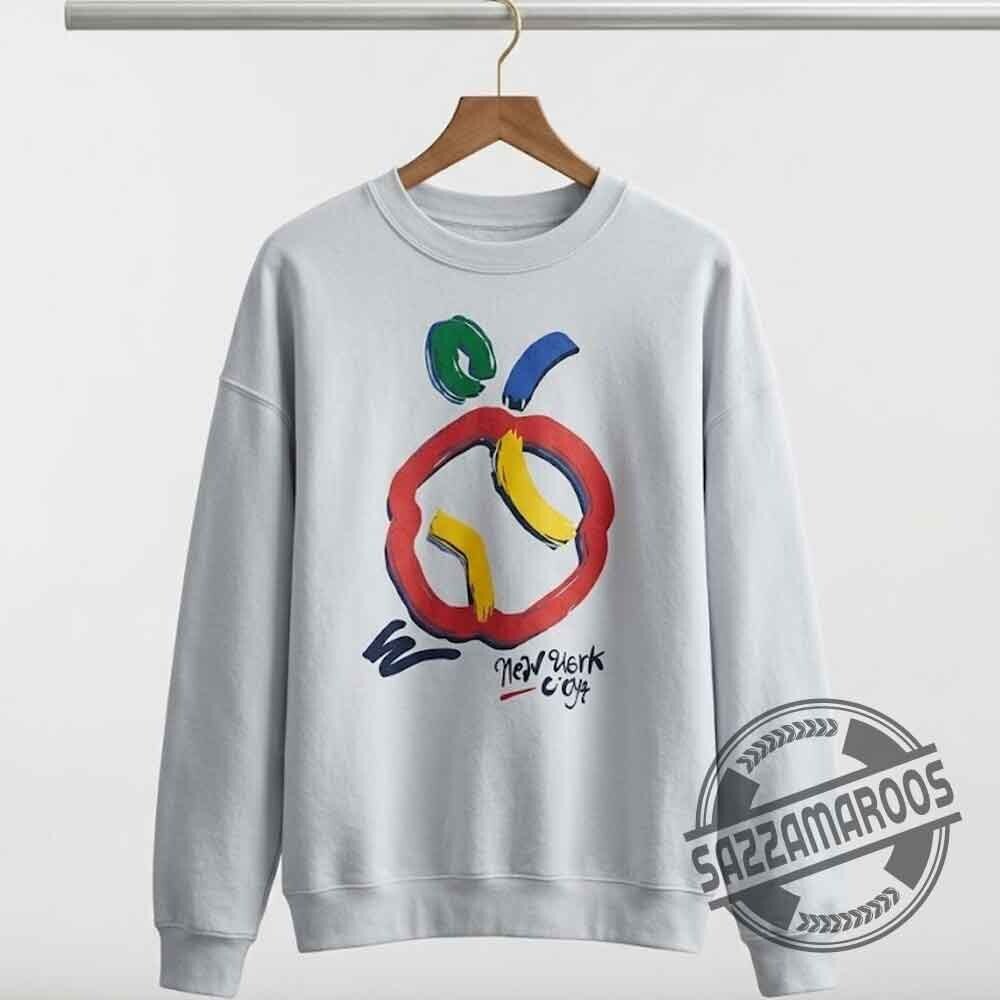 Harry Styles New York 94 Big Apple Vintage Sweatshirt in NYC 5 Harry Styles New York 94 Big Apple Vintage Sweatshirt in NYC
