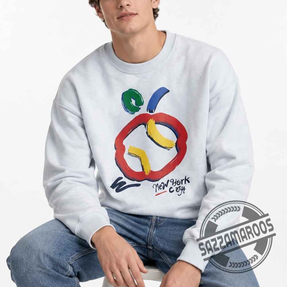 Harry Styles New York 94 Big Apple Vintage Sweatshirt in NYC 6 Harry Styles New York 94 Big Apple Vintage Sweatshirt in NYC