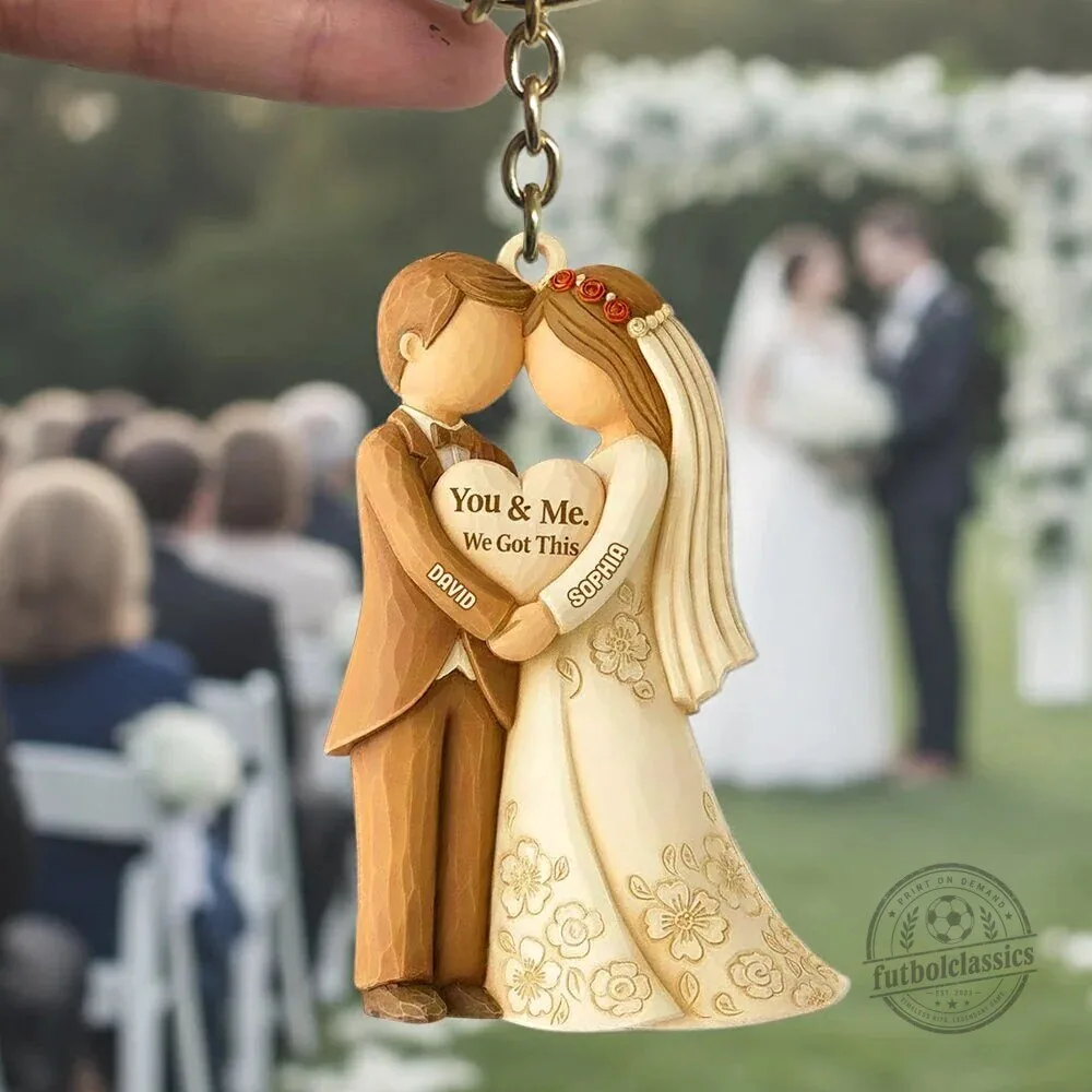 Personalized Wedding Couple Figurine Keychain for Newlyweds