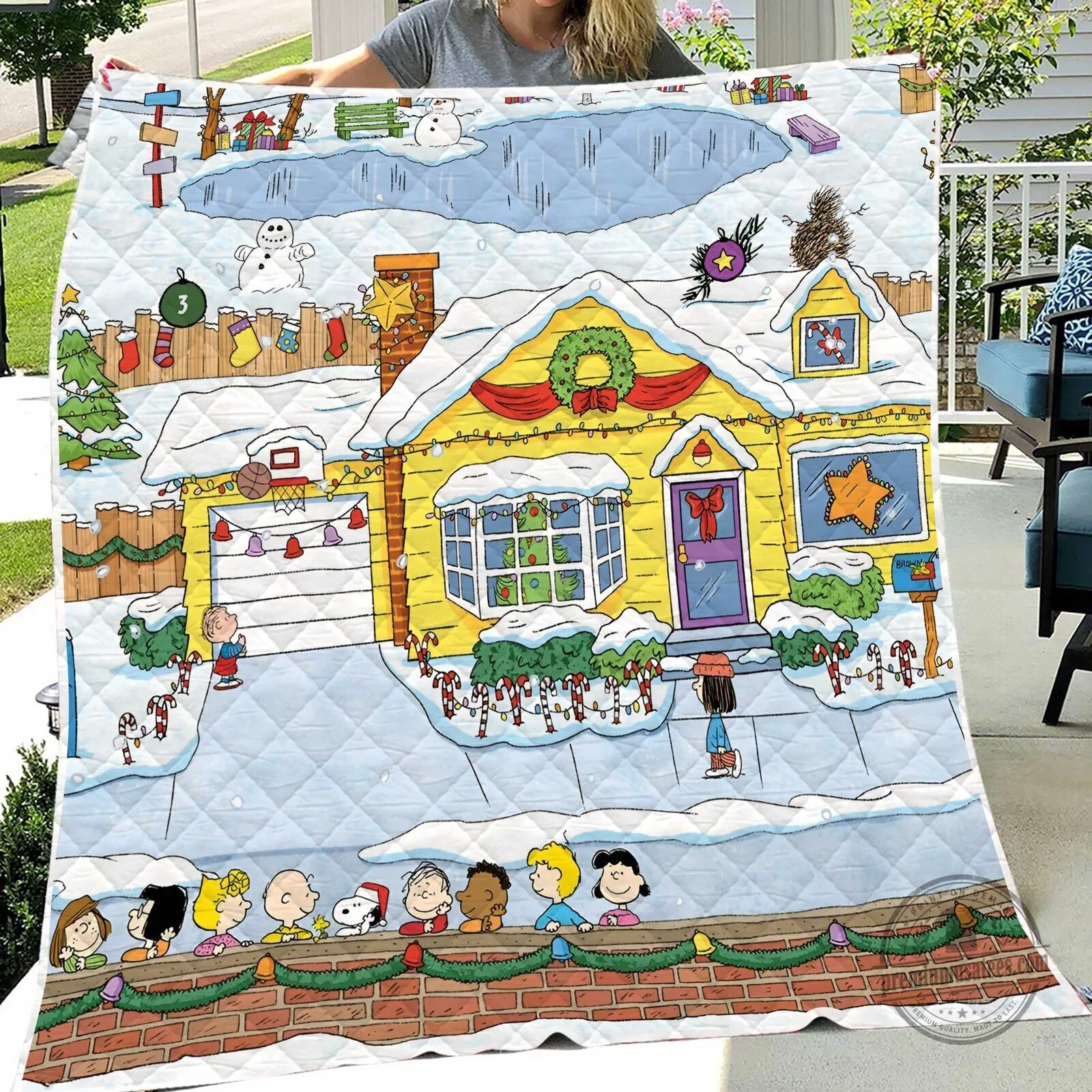 Peanuts Christmas Winter Wonderland Scene Quilted Blanket