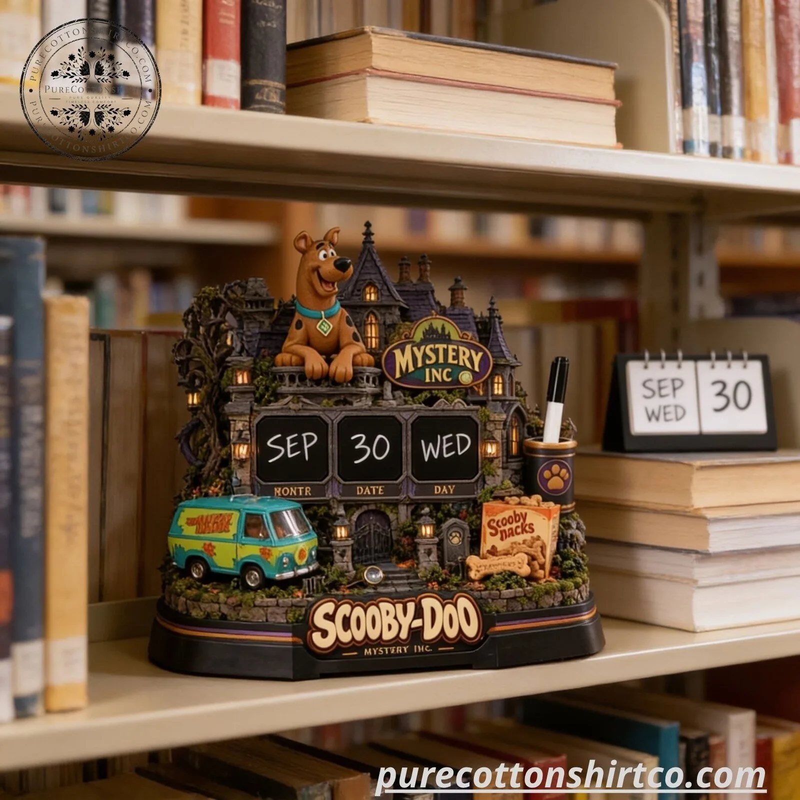Scooby-Doo Desk Write-On Calendar With Pen - Collectible Diorama 5 Scooby-Doo Desk Write-On Calendar With Pen - Collectible Diorama