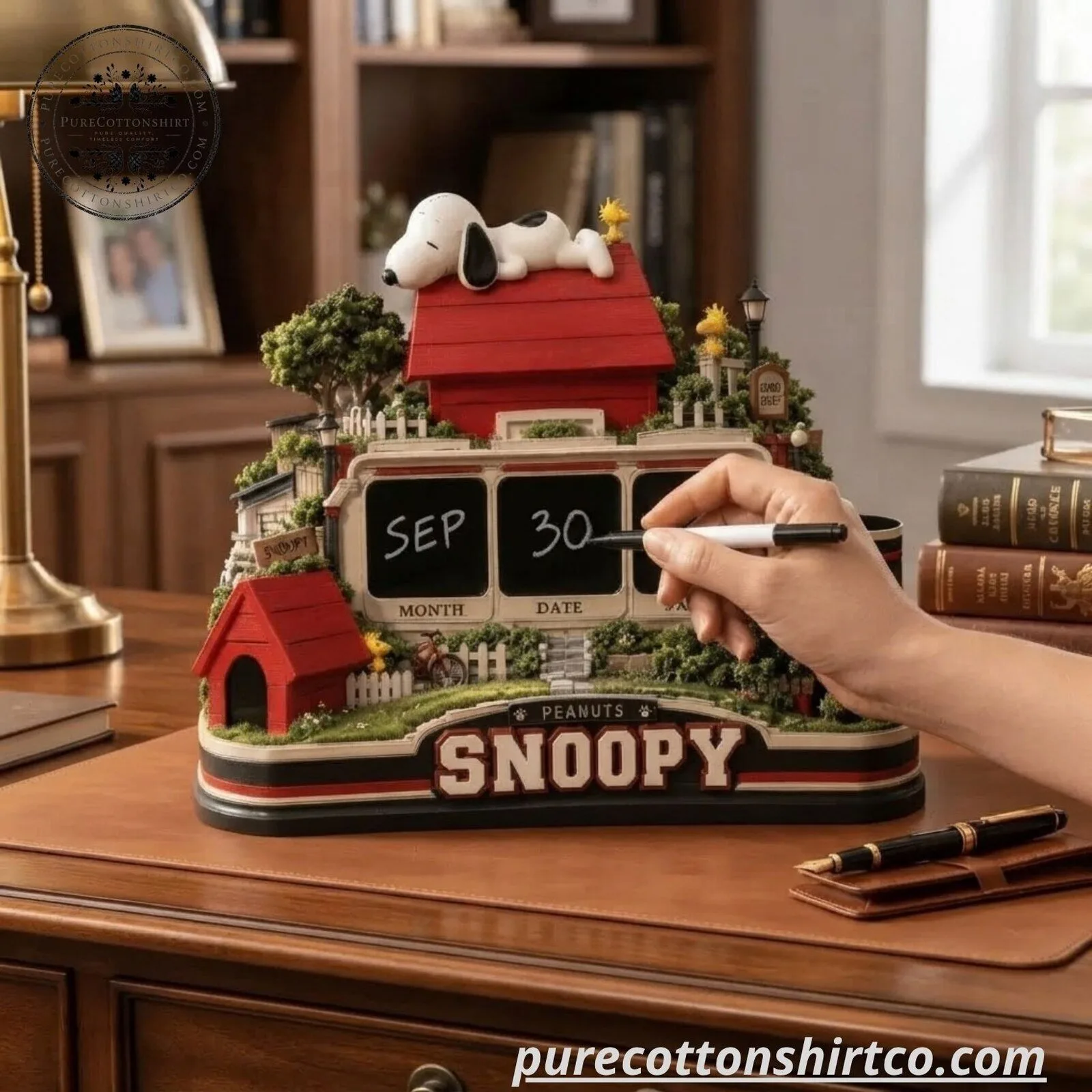 Snoopy Peanuts Write-On Calendar With Pen - Doghouse Diorama Fan Gift