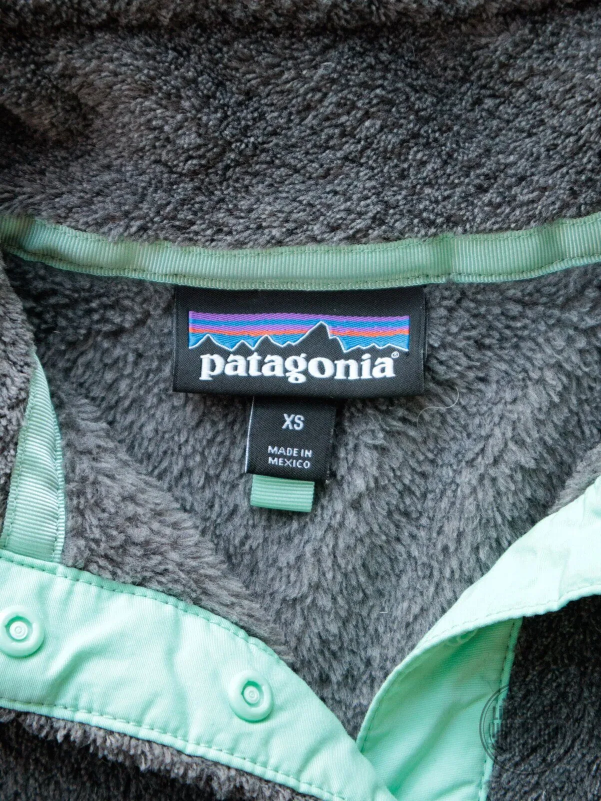 Patagonia Re-Tool Snap-T Pullover Fleece Jacket in Grey with Mint Green Pocket 6 Patagonia Re-Tool Snap-T Pullover Fleece Jacket in Grey with Mint Green Pocket