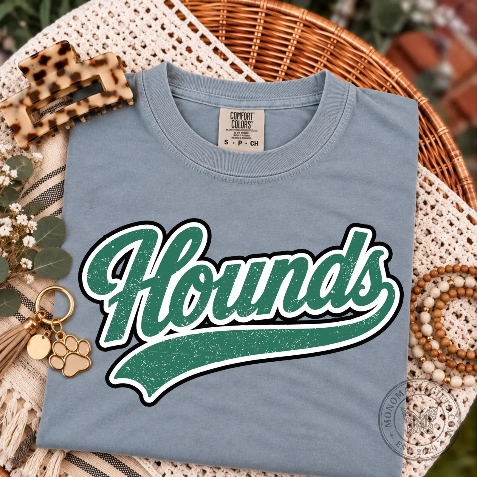 Vintage Hounds Script Distressed Green Lettering Granite T-Shirt