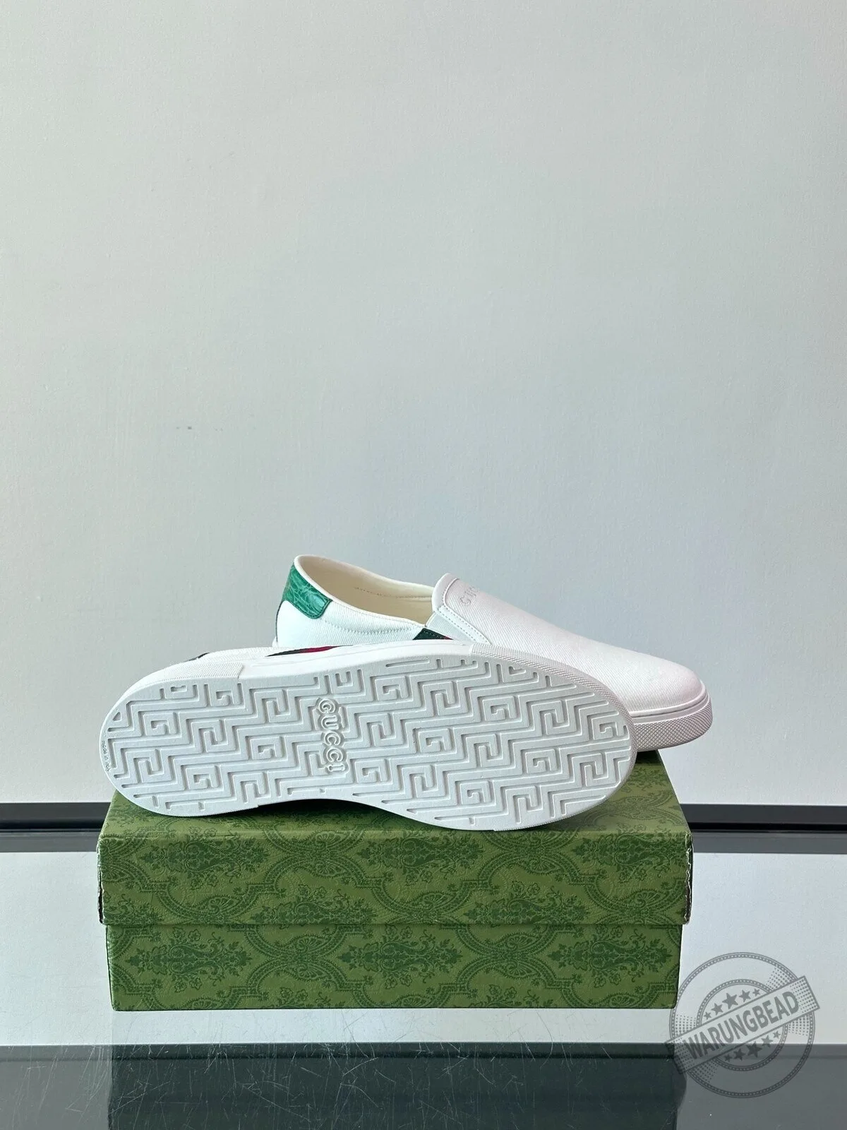Gucci White Canvas Slip-On Shoes with Green and Red Web Stripe Detail 8 Gucci White Canvas Slip-On Shoes with Green and Red Web Stripe Detail