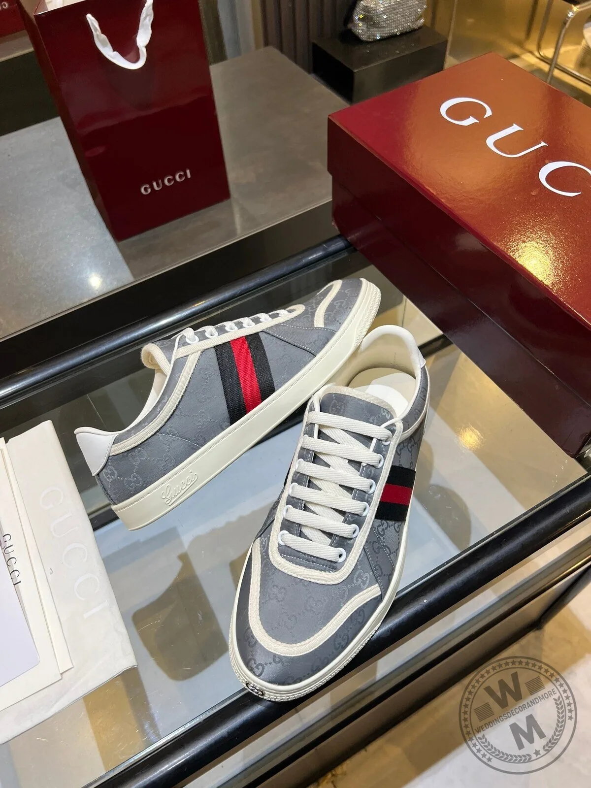 Gucci Grey Canvas Low Top Sneakers with Red and Green Stripe 7 Gucci Grey Canvas Low Top Sneakers with Red and Green Stripe