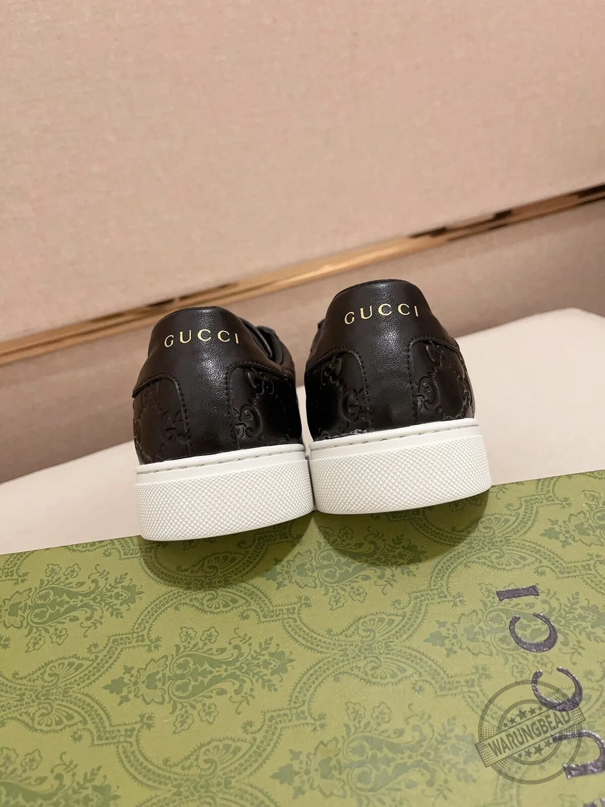 Gucci Black Leather Ace Embossed Interlocking G Stripe Low-Top Sneakers 8 Gucci Black Leather Ace Embossed Interlocking G Stripe Low-Top Sneakers