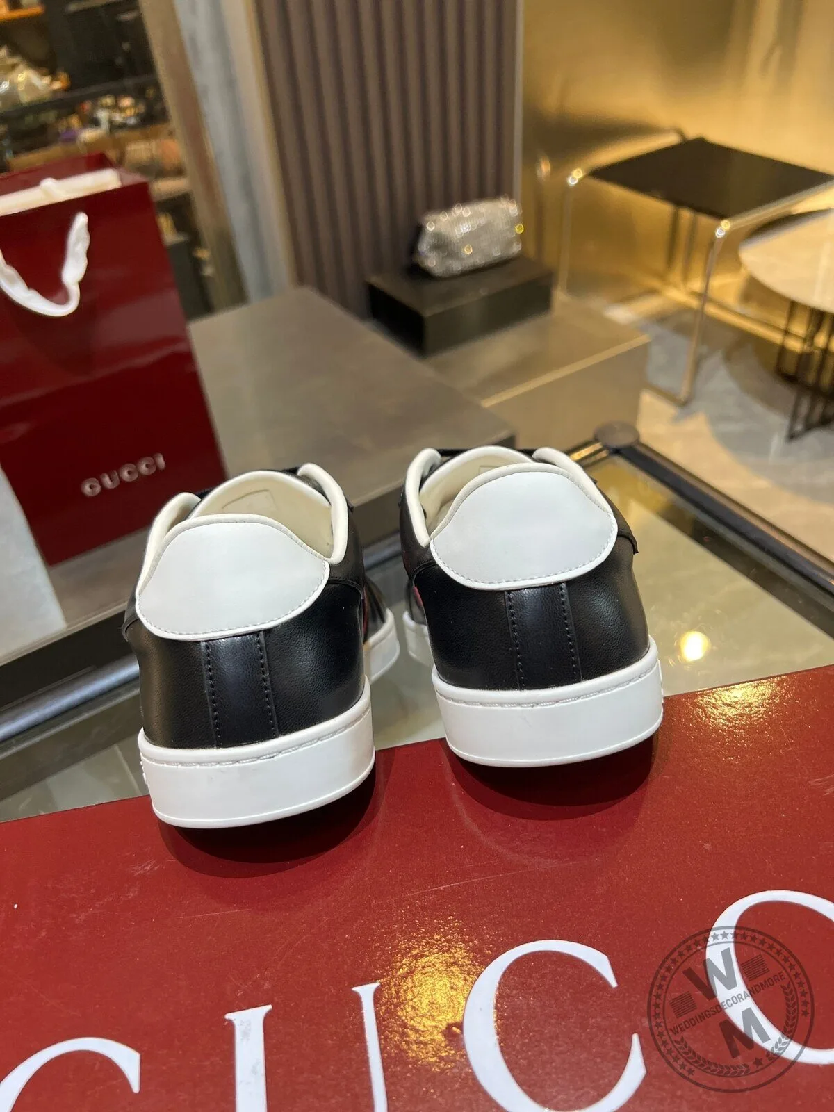 Gucci Black Leather Stripe Low-Top Sneakers 9 Gucci Black Leather Stripe Low-Top Sneakers