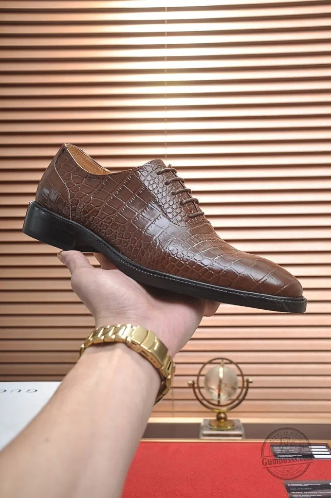 Gucci Men's Brown Alligator Print Leather Oxford Dress Shoes 12 Gucci Men's Brown Alligator Print Leather Oxford Dress Shoes