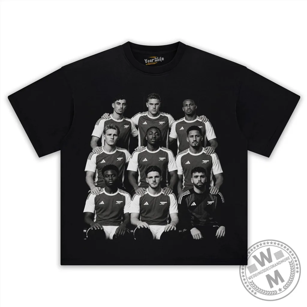 Arsenal Football Club Team Photo Black Short Sleeve T-Shirt Arsenal Football Club Team Photo Black Short Sleeve T-Shirt