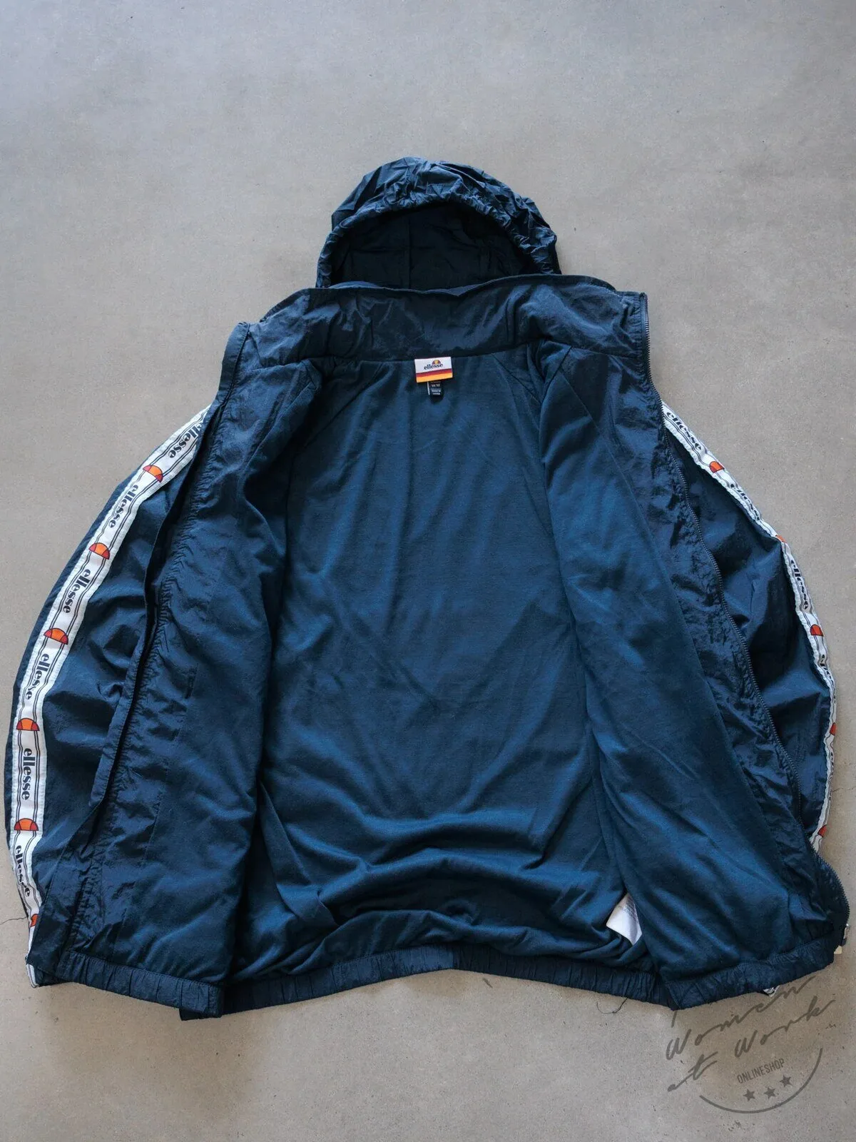 Vintage Navy Ellesse Colourblock Windbreaker Jacket with Taped Sleeves 10 Vintage Navy Ellesse Colourblock Windbreaker Jacket with Taped Sleeves