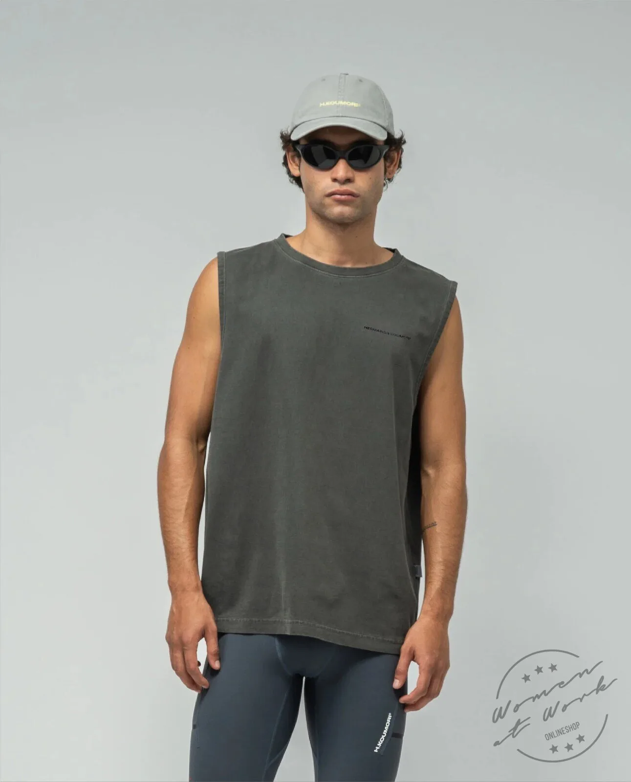 Washed Black Sleeveless Muscle Tank Top for Men with Side Mark Design