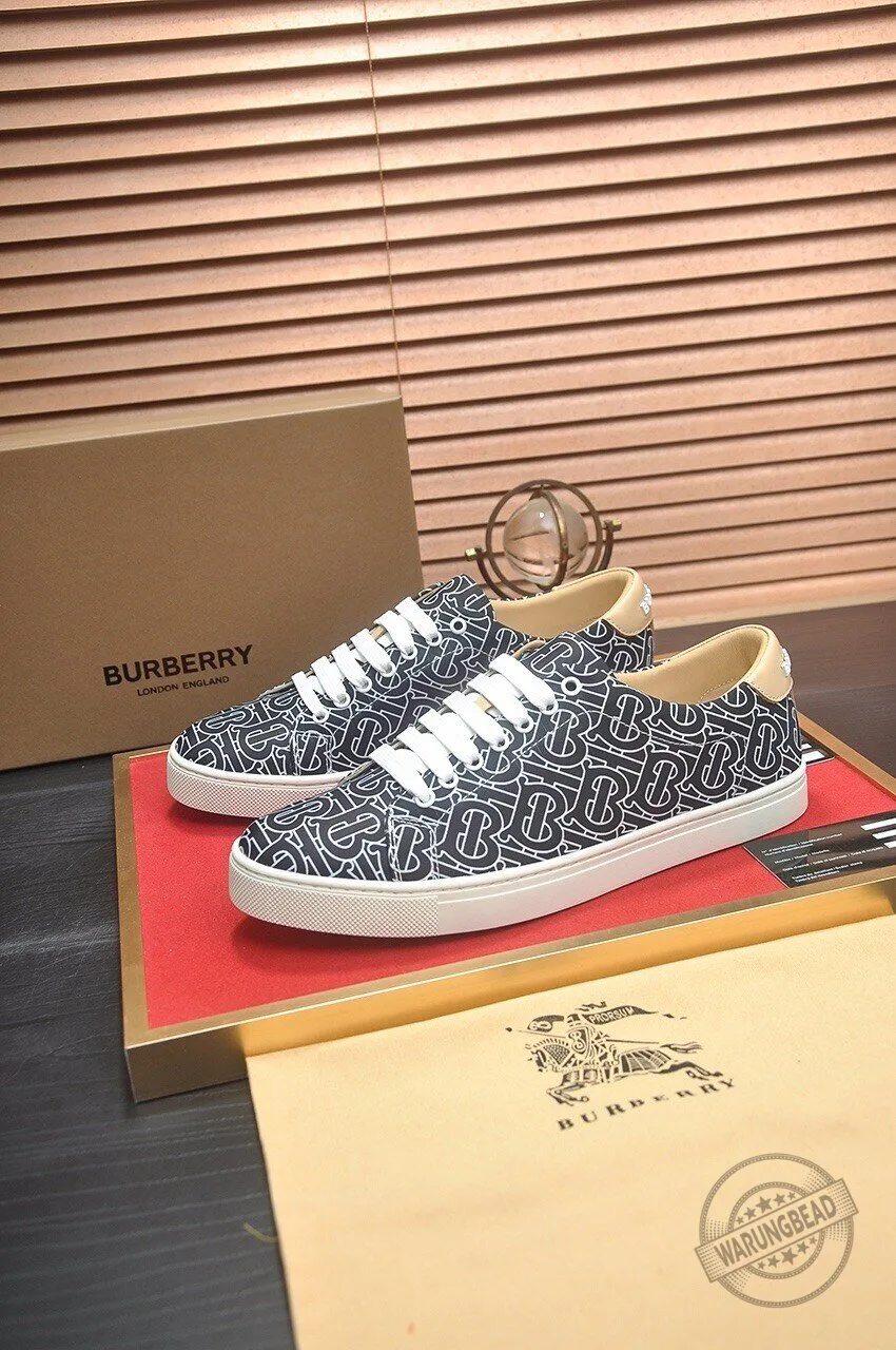 Burberry Monogram Black and White Patterned Canvas Lace-Up Shoes 5 Burberry Monogram Black and White Patterned Canvas Lace-Up Shoes