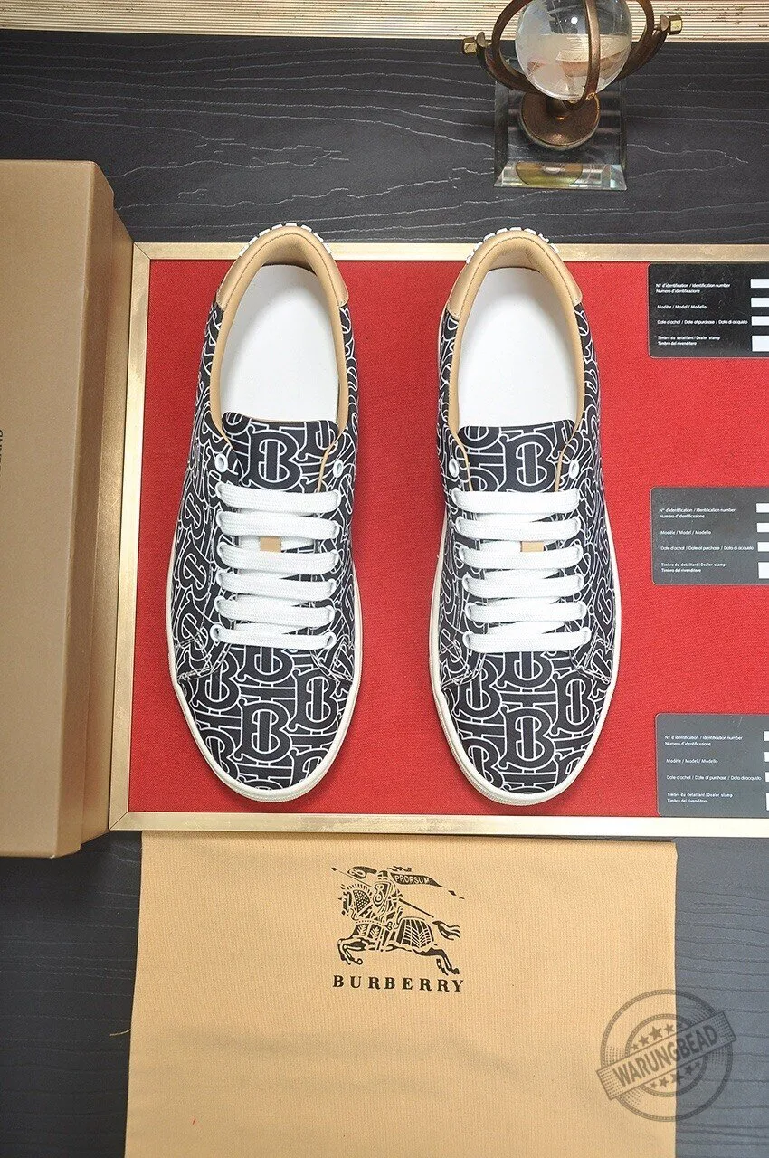 Burberry Monogram Black and White Patterned Canvas Lace-Up Shoes 7 Burberry Monogram Black and White Patterned Canvas Lace-Up Shoes