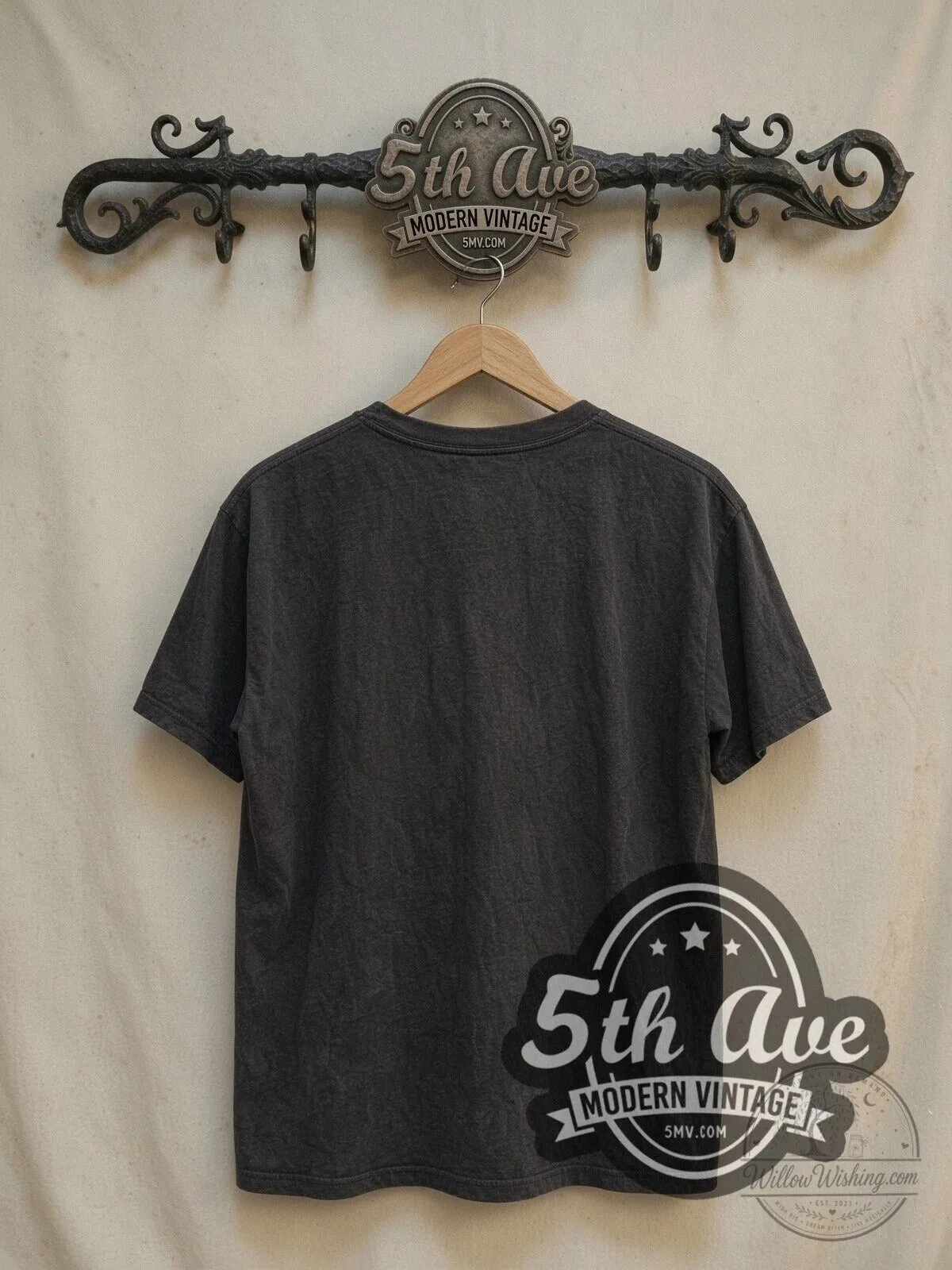 The Beatles Circle Logo Band Photo Vintage Style Music Fan T-Shirt 7 The Beatles Circle Logo Band Photo Vintage Style Music Fan T-Shirt