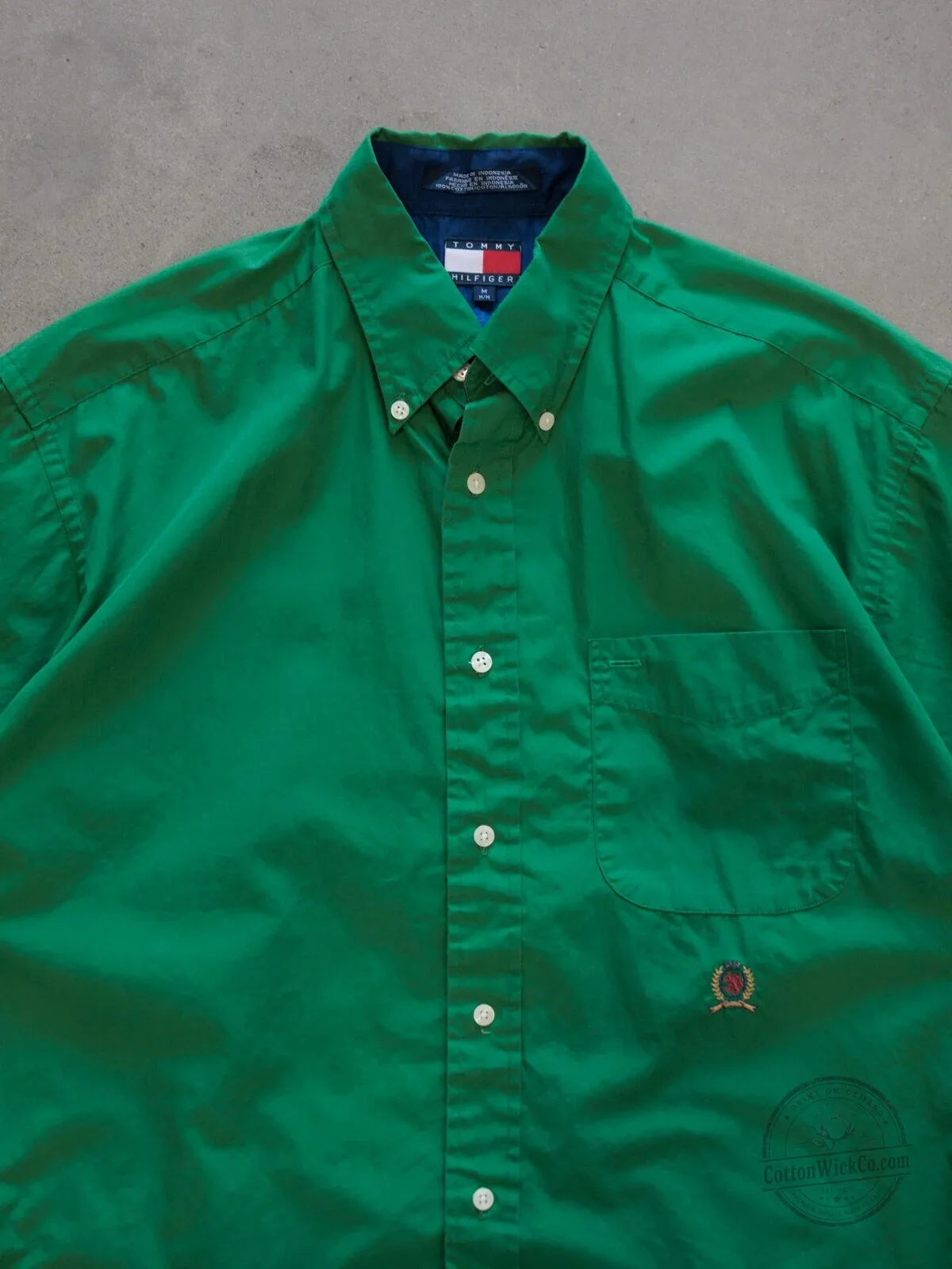 Vintage 2000s Tommy Hilfiger Green Short Sleeve Button-Down Shirt for Men 4 Vintage 2000s Tommy Hilfiger Green Short Sleeve Button-Down Shirt for Men